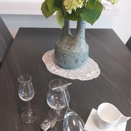 דירה Old Pear בלד